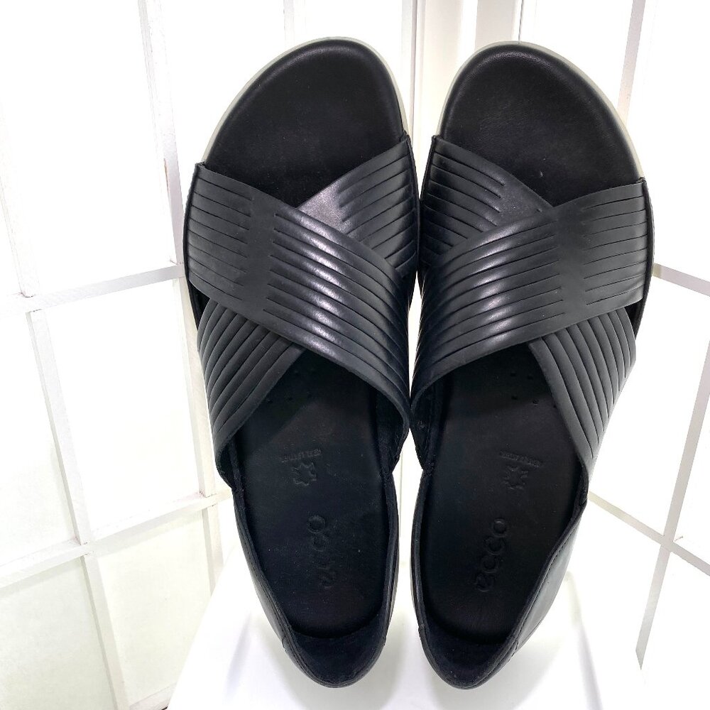Ecco Sz 39 Black Sandals Flats with heel  NWOT